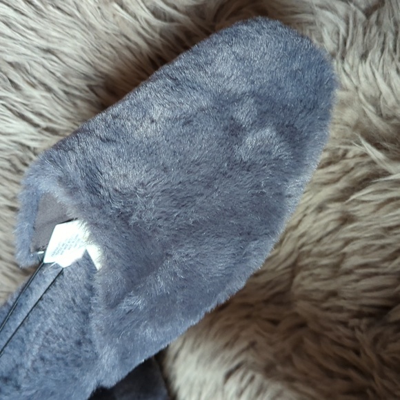 Express Grey Faux fur Slippers - Picture 3 of 11